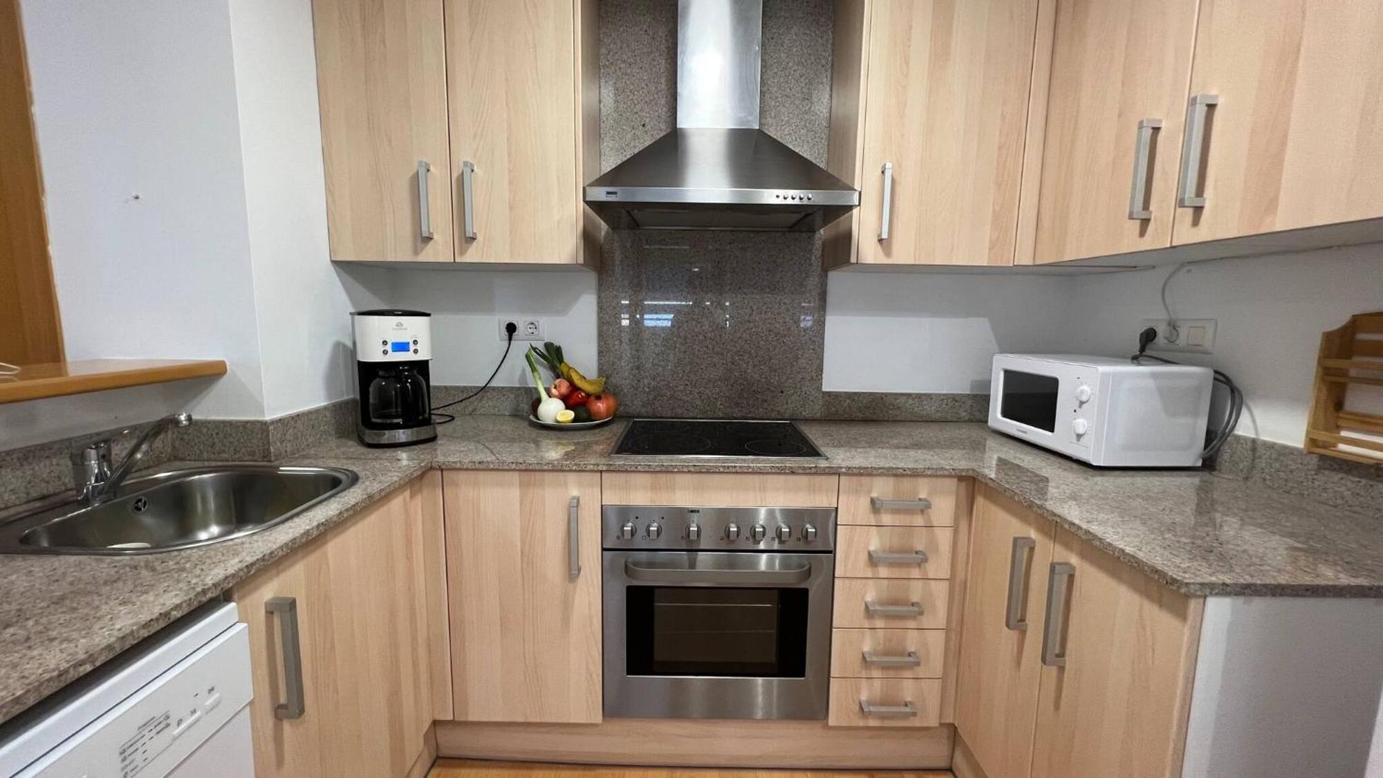 Bonito Apartamento Con Parking Y Piscina En Roses Av-53 Esterno foto